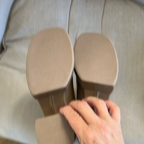Neiman Marcus NWT Paloma Barceló Camel Taupe Chelsea Chunky Heel Platform - Picture 4 of 8